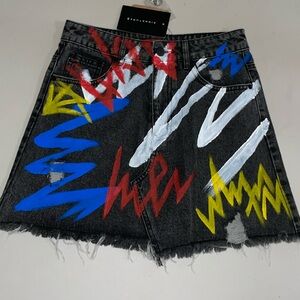 Skirt with colorful designs